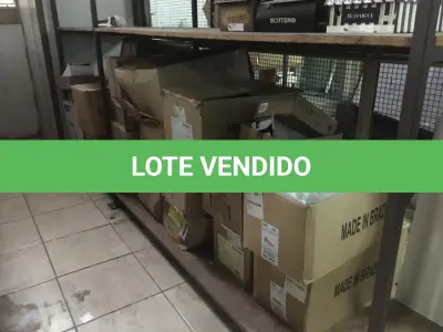 LOTE 055 - Sucata de vidro e papelão