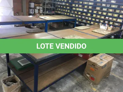 LOTE 136 - Mesas, bancadas e balção de trabalho( 13 un )