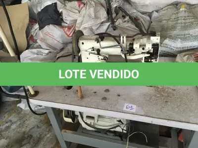 LOTE 116 - Máquina de costura