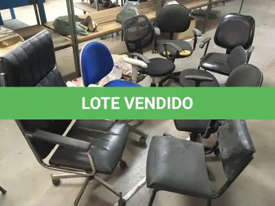LOTE 159 - Cadeiras diversas( 13 un )