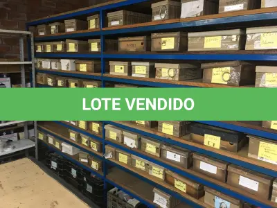 LOTE 133 - Prateleiras( 02 un )