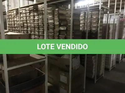LOTE 055 - Sucata de vidro e papelão