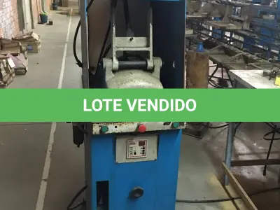 LOTE 086 - Máquina de prensar