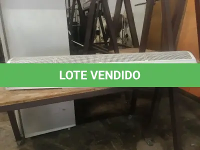 LOTE 049 - Ar Condicionado modelo cortina