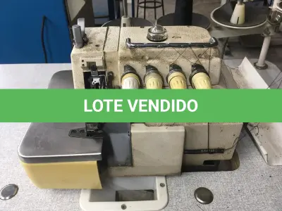 LOTE 121 - Máquina de costura