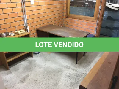 LOTE 163 - Mesas, balcões e outros( 07 un )