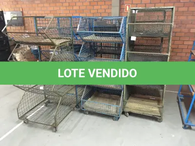 LOTE 127 - Carro metálico com nichos( 07 un )