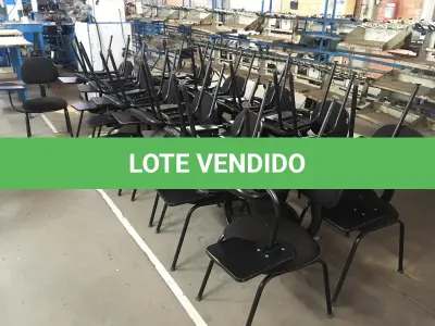 LOTE 158 - Cadeiras fixas universitárias( 23 un )