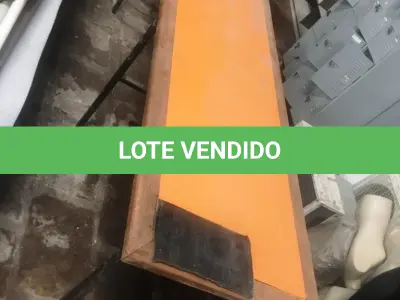 LOTE 038 - Mesas diversas( 22 un )