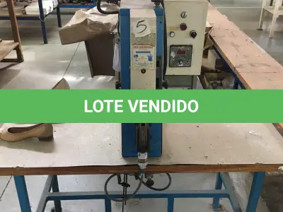 LOTE 061 - Máquina de prensar