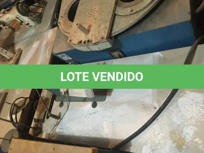 LOTE 097 - Máquinas de costura( 02 un )