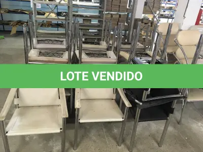 LOTE 157 - Cadeiras fixas cromadas( 16 un )