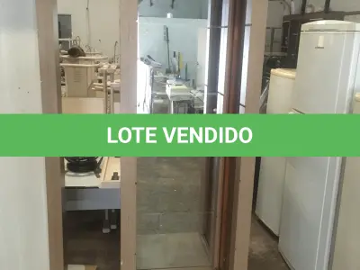 LOTE 036 - Expositores( 02 un )