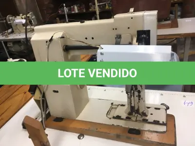 LOTE 118 - Máquina de costura