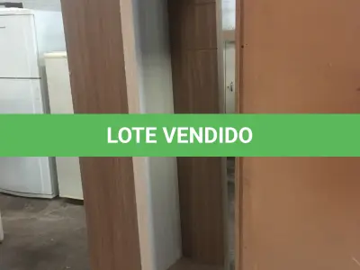 LOTE 036 - Expositores( 02 un )