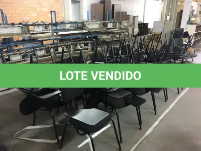 LOTE 158 - Cadeiras fixas universitárias( 23 un )