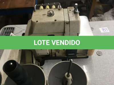 LOTE 121 - Máquina de costura