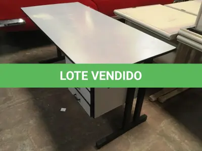 LOTE 040 - Conjunto de mesas para escritório( 17 un )