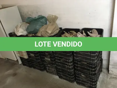 LOTE 165 - Sucata de formas