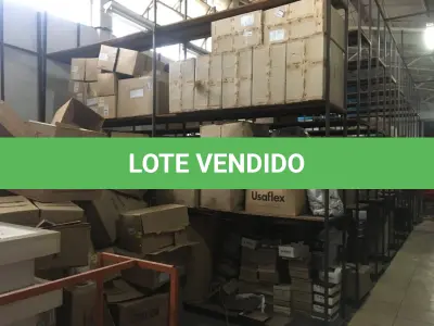 LOTE 055 - Sucata de vidro e papelão
