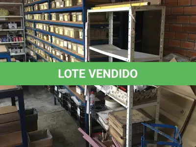 LOTE 133 - Prateleiras( 02 un )