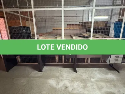 LOTE 161 - Mesas e armários para escritório e outro( 10 un )