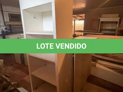 LOTE 162 - Estantes e balção( 05 un )