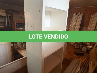 LOTE 162 - Estantes e balção( 05 un )