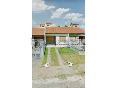 LOTE 001 - DIREITOS E AÇÕES DE 50% DE UM PRÉDIO RESIDENCIAL DE ALVENARIA, SOB Nº 327 DA RUA HOLANDA, CASA 02 DO CONDOMÍNIO RESIDENCIAL ROMEO BRANDT, COM A ÁREA TOTAL DE 59,00M2, NO BAIRRO LAGO AZUL EM ESTÂNCIA VELHA/RS