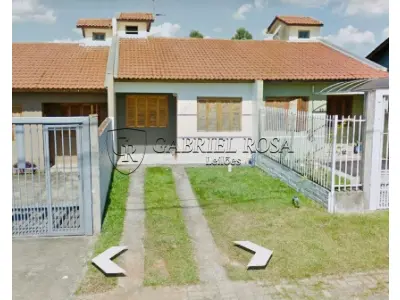 LOTE 001 - DIREITOS E AÇÕES DE 50% DE UM PRÉDIO RESIDENCIAL DE ALVENARIA, SOB Nº 327 DA RUA HOLANDA, CASA 02 DO CONDOMÍNIO RESIDENCIAL ROMEO BRANDT, COM A ÁREA TOTAL DE 59,00M2, NO BAIRRO LAGO AZUL EM ESTÂNCIA VELHA/RS