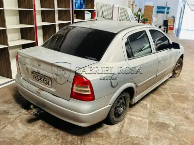 LOTE 007 - VEÍCULO GM/ASTRA SEDAN CD, COR PRATA, ANO/MODELO 2002/2002, PLACA IKS5434, RRENAVAM: 785609415, CHASSI: 9BGTT69B02B155489