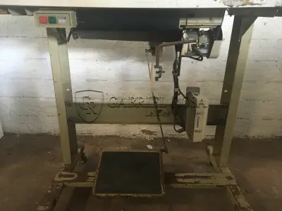 LOTE 004 - 01 Máquina de costura com uma agulha, Motor Eletrônico e Transporte Triplo