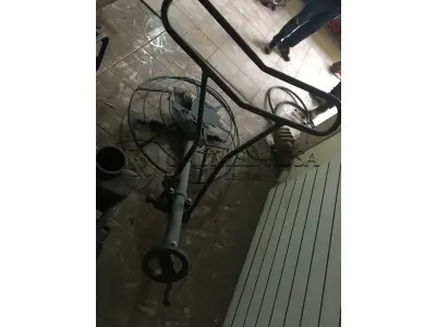 LOTE 003 - 01 ALISADORA DE PISO, ANO 2015, SEM MOTOR