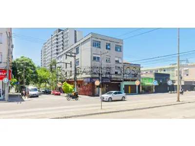 LOTE 001 - APARTAMENTO Nº 401 DO EDIFÍCIO SANDRA,  LOCALIZADO NO 3º ANDAR OU 4º PAVIMENTO, COM TRÊS DORMITÓRIOS E ÁREA REAL PRIVATIVA DE 107,91 M², SITUADO NA RUA AUGUSTO SEVERO, Nº 15, B.SÃO JOÃO, PORTO ALEGRE/RS. REGISTRADO SOB.MATRÍCULA 21791.