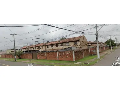 LOTE 002 - Sobrado Residencial nº 111 do Residencial Cidade Jardim, com área real privativa de 43,4710m², constituído de sala de estar, cozinha e banho no pavimento inferior, e circulação e 02(dois) dormitórios no pavimento superior, com uma área de terreno de 5,95m² de utilização exclusiva, situado na Rua Capitão Armínio Bier, nº 475, esquina com a Avenida Tomaz Edison, Bairro Vicentina, São Leopoldo/RS. Registrado sob matrícula 66.357