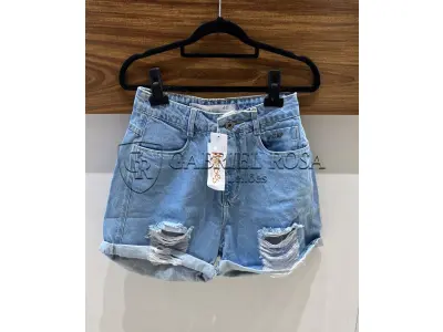 LOTE 001 - Calças Femininas, Bermudas Femininas, Blusões e Blusas de Lã,  Toucas, Camisas Femininas, Camisas Femininas Manga Longa, Macacão Feminino, Saias Femininas, Vestidos Femininos, Biquinis, Maiôs, Jaquetas de Couro Sintético, Jaqueta de  Brim Feminina, Casaco de Lã Feminino, Casacos Femininos, Camisetas Masculinas Manga Curta