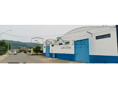 LOTE 001 - TERRENO URBANO com área de 1.016,04 m², de forma irregular, na Rua São Domingos, lado par, esquina com a Rua Arthur Hennemann, com PRÉDIO COMERCIAL em alvenaria com a área de 462,08 m², Rua São Domingos s/nº e DEPÓSITO DE ALVENARIA com área de 437,50 m², Rua São Domingos, nº 60, Bairro Integração, Parobé/RS. Objetos da matrícula nº 52.281 do Registro de Imóveis de Taquara/RS. - IMÓVEL OCUPADO - FORMA DE PAGAMENTO: À VISTA, MEDIANTE TRANSFERÊNCIA BANCÁRIA PROVENIENTE DE CONTA DE TITULARIDADE DO ARREMATANTE.