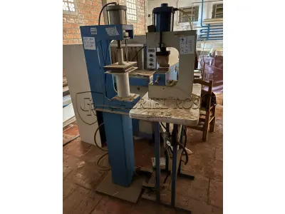 LOTE 106 - Máquinas de prensar( 02 un )