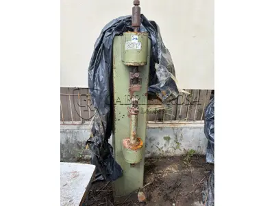 LOTE 085 - Máquina de prensar