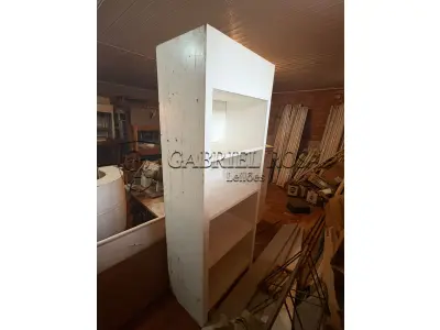 LOTE 162 - Estantes e balção( 05 un )