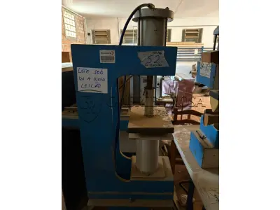 LOTE 106 - Máquinas de prensar( 02 un )