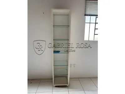 LOTE 162 - Estantes e balção( 05 un )