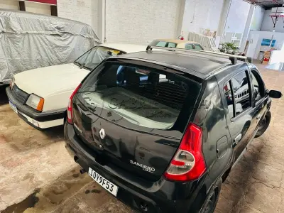 LOTE 002 - Renault Sandero EXP 1.0 16V Flex 2008/2009, Cor Preta, Placa IOY9F53