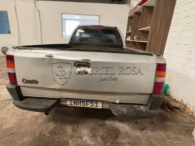 LOTE 002 - Ford Courier 1.6 L Gasolina, Ano/Modelo 2006/2007, Cor Prata, Placa INH5F51