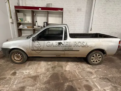 LOTE 002 - Ford Courier 1.6 L Gasolina, Ano/Modelo 2006/2007, Cor Prata, Placa INH5F51