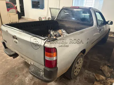 LOTE 002 - Ford Courier 1.6 L Gasolina, Ano/Modelo 2006/2007, Cor Prata, Placa INH5F51