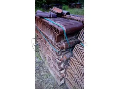 LOTE 001 - 13.800 Unidades - Telhas esmaltadas, modelo portuguesas de variadas cores( caramelo, café e pinhão)