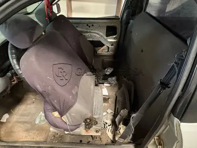 LOTE 002 - Ford Courier 1.6 L Gasolina, Ano/Modelo 2006/2007, Cor Prata, Placa INH5F51