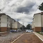 LOTE 004 - APARTAMENTO Nº 410 DO BLOCO 03 DO CONDOMÍNIO ALTOS DA ESTÂNCIA, SOB Nº 801 DA AVENIDA WALTER KLEIN, LOCALIZADO NO QUARTO PAVIMENTO COM ÁREA PRIVATIVA DE 41,8185M2 E ÁREA TOTAL DE 45,7547M2