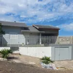 LOTE 009 - DIREITOS E AÇÕES DO TERRENO E E UM PRÉDIO RESIDENCIAL DE ALVENARIA, SITUADO NA RUA DEZ, Nº 170, NO BAIRRO LAGO AZUL, EM ESTÂNCIA VELHA